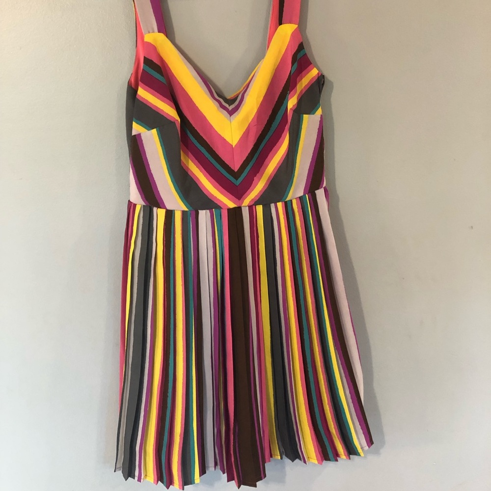 Colorful Pleated Dress ⚫️ 20% Off 3+Bundle ⚫️